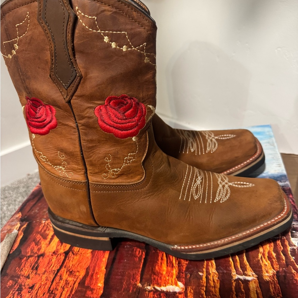 Brown Leather Western Boots with Red Rose Embroidery
